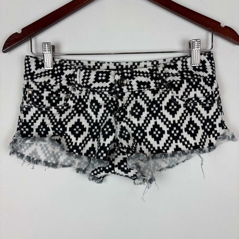 Empyre Patterned Cut‎ Off Shorts